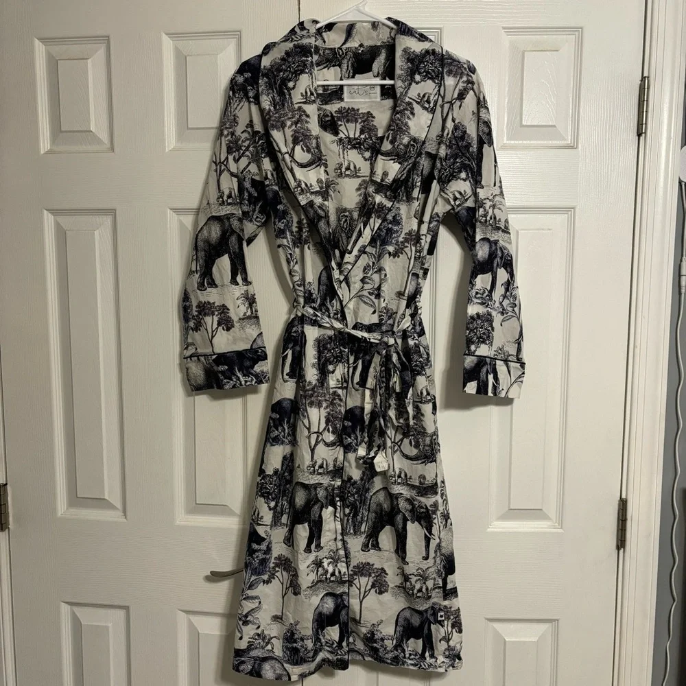 The Cat’s Pajamas Safari Toile Luxe Pima Shawl Robe - Picture 2 of 9